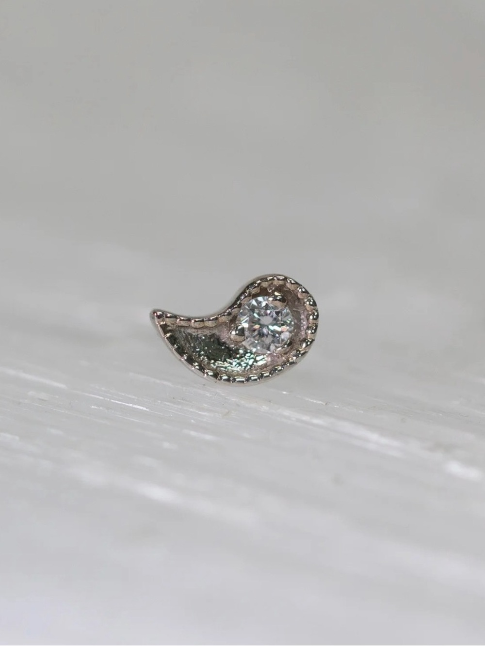 BVLA Paisley with Diamond Threadless End 14k White Gold / Diamond